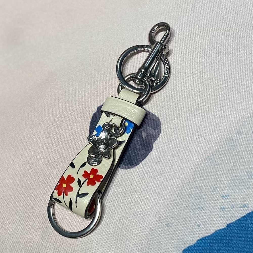 Nwot Coach Floral Printed Pebbled Leather Key Fob/ Charm Dust Bag Included